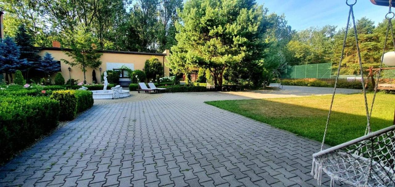 Hotel Leszczynski Konstantynów Łódzki Kültér fotó